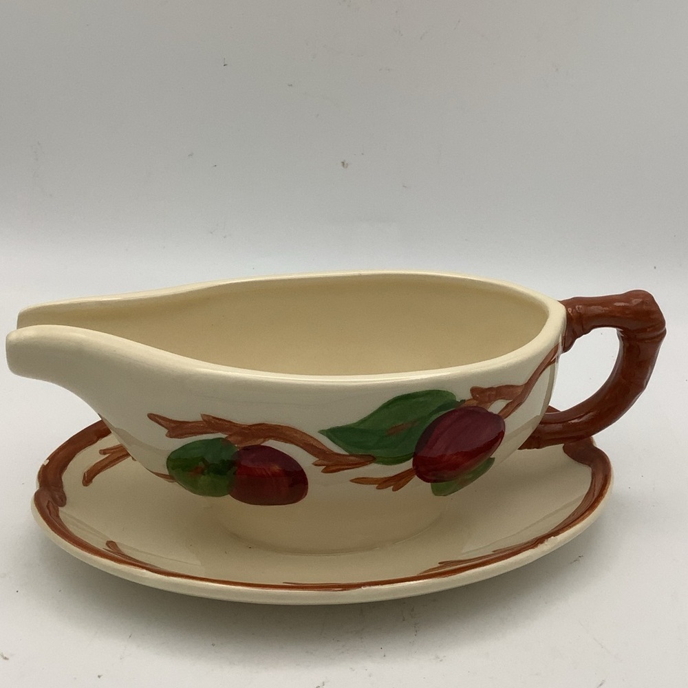 Franciscan Apple Gravy/Sauce Boat with Attached Tray